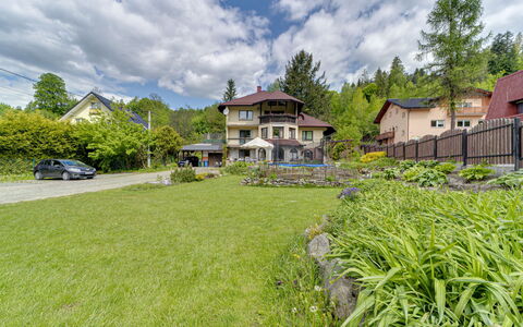 Wisła: Edificio, Casa, Casa, Barrio Residencial, Arbusto, Techo, Asentamientos Humanos, Cabaña, Área Rural