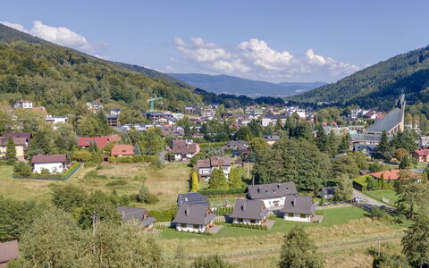 Szczyrk 38: Arbusto, Cabaña, Casa, Sombra, Cobertura Del Suelo, Jardín, Yarda, Patio Interior, Edificios Del Jardín, Césped