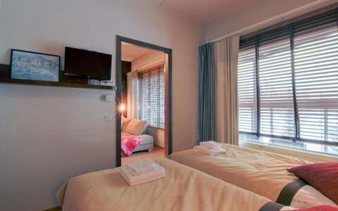 Tahko Spa Junior Suite Orange B6: Departamento, Condominio, Piscina, Muelle, Centro De Deportes Acuáticos, Recurso, Hotel, Ciudad De Vacaciones, Pasarela
