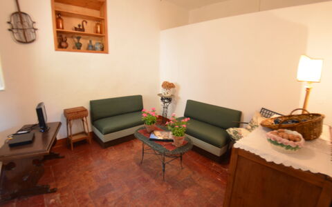 Collina Lagomare: Habitación, Propiedad, Sala, Mueble, Diseño De Interiores, Suelo, Edificio, Casa, Bienes Raíces, Mesa