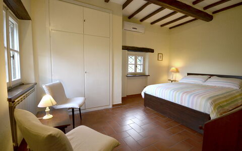 Villa Del Castagno: Habitación, Habitación, Cama, Mueble, Propiedad, Edificio, Diseño De Interiores, Sábana, Marco De La Cama, Colchoneta