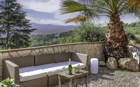 La Teulada: Mueble, Mueble Para Exteriores, Mesa, Silla, Maceta, Mesa Al Aire Libre, Jardín, Planta De Casa, Sombra, Eco Hotel