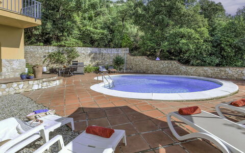 La Teulada: Piscina, Recurso, Mueble Para Exteriores, Eco Hotel, Hotel, Patio, Hacienda, Losa, Villa, Silla