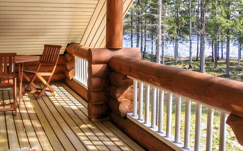 Purnuranta a: Mueble, Silla, Mueble Para Exteriores, Mesa, Madera, Mesa Al Aire Libre, Cocina Y Comedor Mesa, Sombra, Jardín, Paraguas