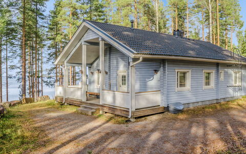 Kainalolahti: Mueble, Silla, Mueble Para Exteriores, Mesa, Madera, Mesa Al Aire Libre, Cocina Y Comedor Mesa, Sombra, Jardín, Paraguas