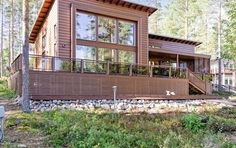 Pielislinna Loma-Koli: Mueble, Silla, Mueble Para Exteriores, Mesa, Madera, Mesa Al Aire Libre, Cocina Y Comedor Mesa, Sombra, Jardín, Paraguas