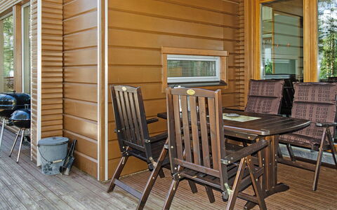 Pielislinna Loma-Koli: Mueble, Silla, Mueble Para Exteriores, Mesa, Madera, Mesa Al Aire Libre, Cocina Y Comedor Mesa, Sombra, Jardín, Paraguas