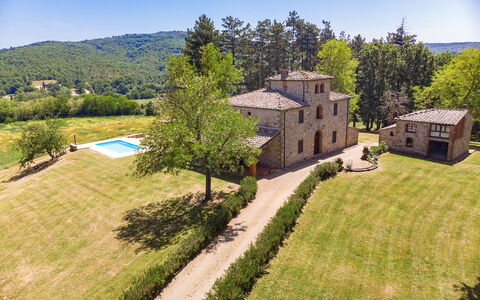 Villa Fabbri: Cielo, Planta, Edificio, Ventana, Árbol, Paisaje Natural, Casa, El Terreno Del Lote, Barrio Residencial, Pradera