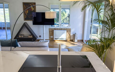 Villa Emanuele - Costarainera: Diseño De Interiores, Piso, Mostrador, Encendiendo, Cocina, Lámpara, Casa, Mueble, Suelo, Habitación