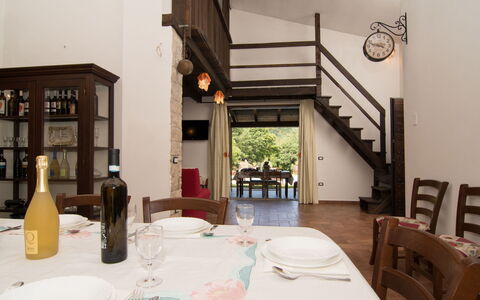 Domus Incantada: Restaurante, Propiedad, Habitación, Mesa, Edificio, Diseño De Interiores, Casa, Mueble, Arquitectura, Comedor