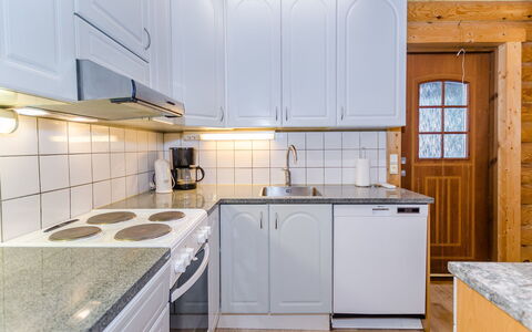 Pielislinna Savilahti: Mueble, Silla, Mueble Para Exteriores, Mesa, Madera, Mesa Al Aire Libre, Cocina Y Comedor Mesa, Sombra, Jardín, Paraguas