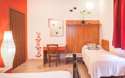 Alojamiento:&nbsp;Red Room