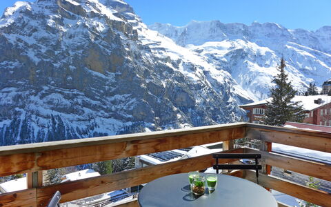 Mürren 300: Cielo, Montaña, Nieve, Mesa, Mueble, Propiedad, Blanco, Ligero, Naturaleza, Mueble Para Exteriores