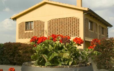 agriturismo-cabbiavoli-chianti-multiproperty-fienile-giallo-albicocco-external