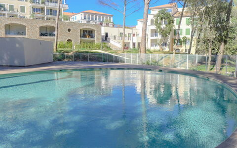 Cavalaire 355: Piscina, Propiedad, Bienes Raíces, Edificio, Recurso, By, Casa, Agua, Departamento, Casa