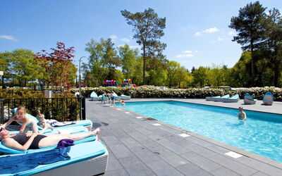 Ede 104: Piscina, Agua, Ocio, Vacaciones, Divertido, Verano, Cielo, Árbol, Recreación, Bienes Raíces