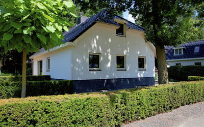 8 Personen 210.2: Casa, Propiedad, Cabaña, Casa, Edificio, Bienes Raíces, Arquitectura, Árbol, Casa De Campo, Área Rural