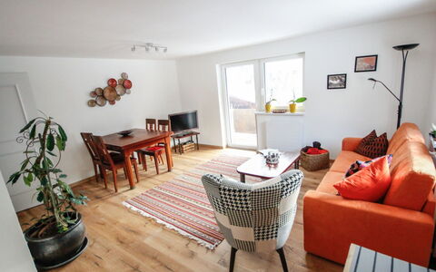 Pians 115: Habitación, Sala, Mueble, Propiedad, Diseño De Interiores, Suelo, Edificio, Casa, Mesa, Casa