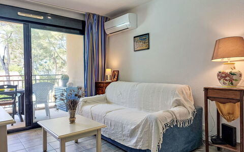 La Marina: Mueble, Diseño De Interiores, Piso, Suelo, Departamento, Habitación, Silla, Sofá, Sala