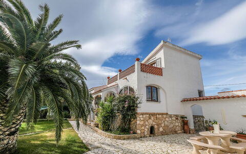 Reny: Propiedad, Cielo, Casa, Árbol, Edificio, Palmera, By, Bienes Raíces, Arquitectura, Casa