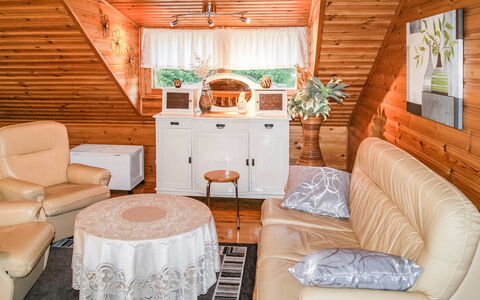 Kesäranta: Mueble, Diseño De Interiores, Madera, Techo, Encendiendo, Habitación, Casa, Sofá, Piso, Sala