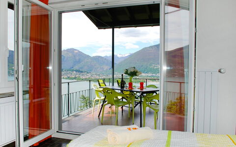 San Nazzaro 25: Propiedad, Habitación, Casa, Puerta, Diseño De Interiores, Edificio, Bienes Raíces, Ventana, Arquitectura, Casa