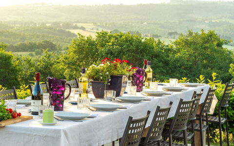 Borgo Gerlino: Manteles, Mesa, Flor, Comida, Paisaje, Floristas, Evento, Recepción De La Boda, Hill Station, Planta