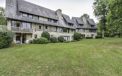 Les Hauts de Deauville: Propiedad, Casa, Inmuebles, Edificio, Hierba, Casa, Arquitectura, Bienes Raíces, Césped, Barrio Residencial