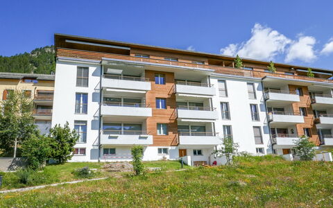 Chesa sur Puoz 7: Propiedad, Barrio Residencial, Edificio, Departamento, Bienes Raíces, Arquitectura, Casa, Uso Mixto, Condominio, Casa
