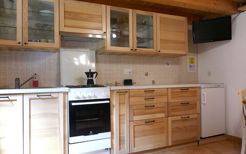 Rustico Nurell: Mueble, Gabinetes, Madera, Piso, Cocina, Cajón, Alacena, Diseño De Interiores, Electrodoméstico, Aparato De Cocina