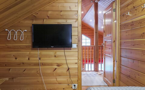 Riekkoluosto: Mueble, Silla, Mueble Para Exteriores, Mesa, Madera, Mesa Al Aire Libre, Cocina Y Comedor Mesa, Sombra, Jardín, Paraguas