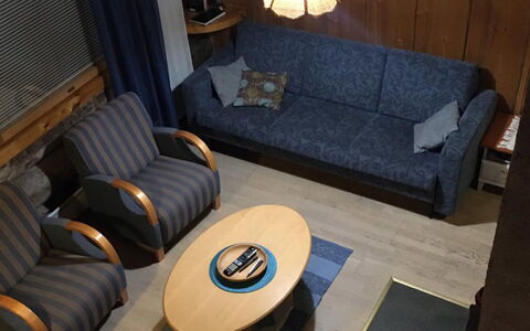 Vuokatinportti B 8: Madera, Mueble, Sala, Manchas De Madera, Madera Dura, Silla, Brazo, Sofá, Suelos De Madera