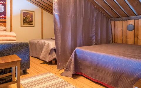Vuokatinportti B 8: Suelo, Mueble, Diseño De Interiores, Piso, Madera, Cama, Habitación, Techo, Habitación, Sábana