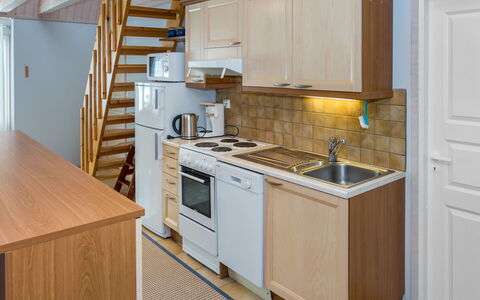 Nelikko a: Cocina, Mueble, Piso, Electrodoméstico, Aparato De Cocina, Mostrador, Diseño De Interiores, Gabinetes, Madera, Suelo
