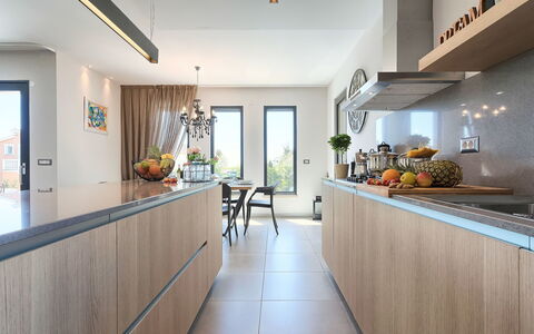 Grande: Mostrador, Propiedad, Habitación, Diseño De Interiores, Techo, Edificio, Cocina, Suelo, Casa, Mueble
