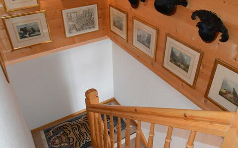 Fabiana: Marrón, Marco, Propiedad, Madera, Diseño De Interiores, Pared, Arte, Rectángulo, Piso, Manchas De Madera