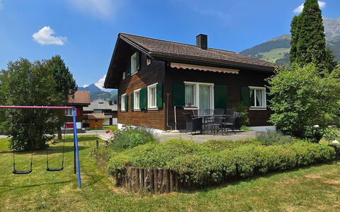 Chalet Fluegärtli: Casa, Techo, Cabaña, Casa, Área Rural, El Terreno Del Lote, Césped, Hill Station, Casa De Campo, Cordillera