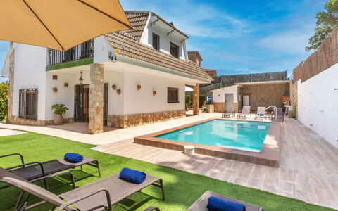 Paradis: Piscina, Recurso, Casa, Eco Hotel, Inmuebles, Patio, Villa, Patio, Diseño, Mueble Para Exteriores