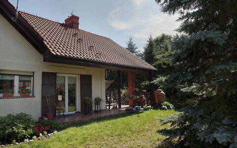 Latków: Hierba, Casa, El Terreno Del Lote, Jardín, Cobertura Del Suelo, Puerta, Vía Muerta, Casa De Campo, Edificios Del Jardín