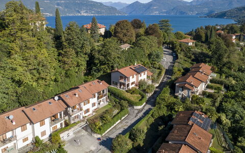La Rocca: Edificio, Casa, Barrio Residencial, Casa, Techo, Paisaje, Área Rural, Pueblo, Asentamientos Humanos, Suburbio