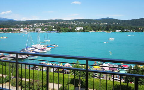 Seecorso: Agua, Cielo, Nube, Planta, Barco, Los Recursos Hídricos, Propiedad, Watercraft, Verde, Montaña