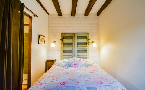 Le Pigeonnier: Edificio, Propiedad, Comodidad, Azul, Madera, Textil, Encendiendo, Diseño De Interiores, Piso, Suelo