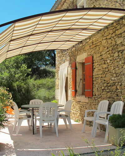 Le Moulin de Verfeuil: Planta, Propiedad, Mueble, Mesa, Silla, Sombra, Mueble Para Exteriores, Mesa Al Aire Libre, Arquitectura, Maceta