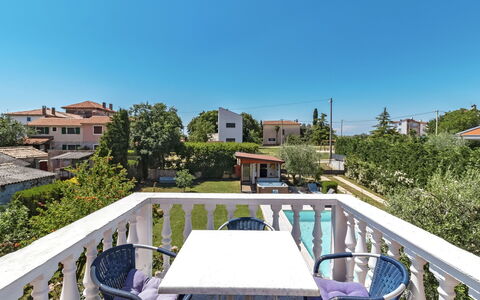 Petar: Propiedad, Bienes Raíces, Casa, Edificio, Barrio Residencial, Piscina, Cielo, Casa, Inmuebles, Arquitectura