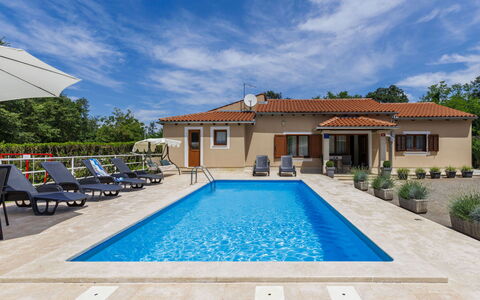 Liberat: Piscina, Recurso, Mueble Para Exteriores, Ocio, Paraguas, Eco Hotel, Silla, Sunlounger, Villa, Hotel