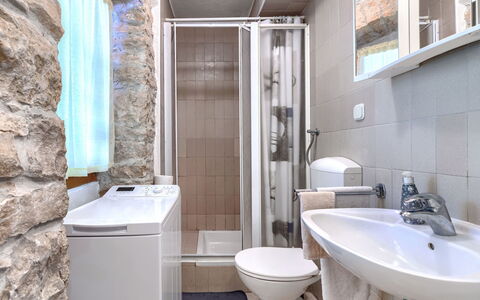 Paolici: Arreglo De Tubería, Piso, Lavabo, Suelo, Lavabo Del Baño, Baño, Diseño De Interiores, Baño, Plomería, Grifo
