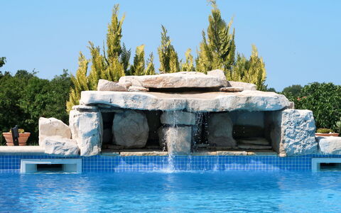 Andrea: Piscina, Fuente, Fuente De Agua, Ocio, Arquitectura, Vacaciones, Klippe, Villa, Ciudad De Vacaciones