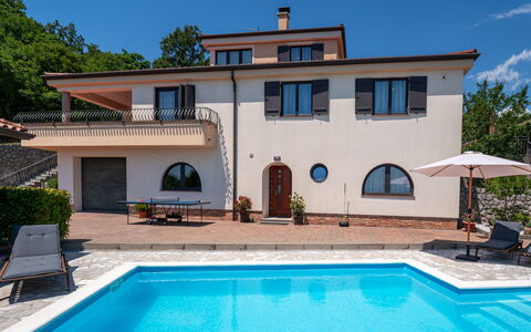 Villa Toni: Piscina, Inmuebles, Recurso, Villa, Hacienda, Diseño, Eco Hotel, Balcón, Casa De Campo, Mansión
