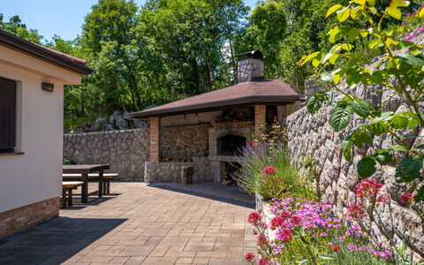 Villa Toni: Klippe, Losa, Pared De Piedra, Sombra, Jardín, Guijarro, Estructura Al Aire Libre, Paisajismo, Patio Interior, Ladrillo