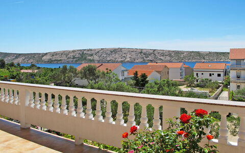 Matius: Propiedad, Bienes Raíces, Barrio Residencial, Edificio, Balcón, Departamento, Villa, Paisaje, Casa, Planta
